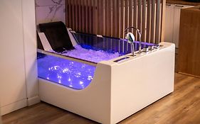 Jacuzzi Urban Heaven Studio